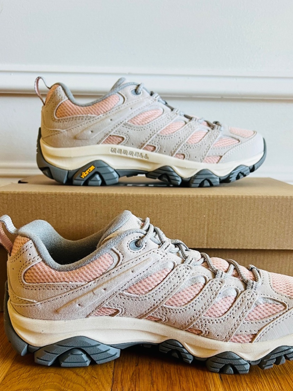 New Merrell Moab 3 Hiking Shoes Women Size 8 Peony Pink